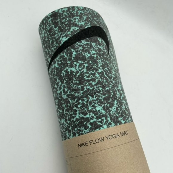 Nike Flow Yoga Mat 4mm Ash Green brand new - Picture 2 of 6